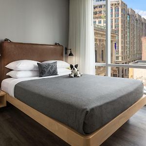 Queen Room Mobility accessible